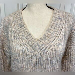 Banana Republic cozy alpaca cable knit sweater. Creams and mixed soft colors M